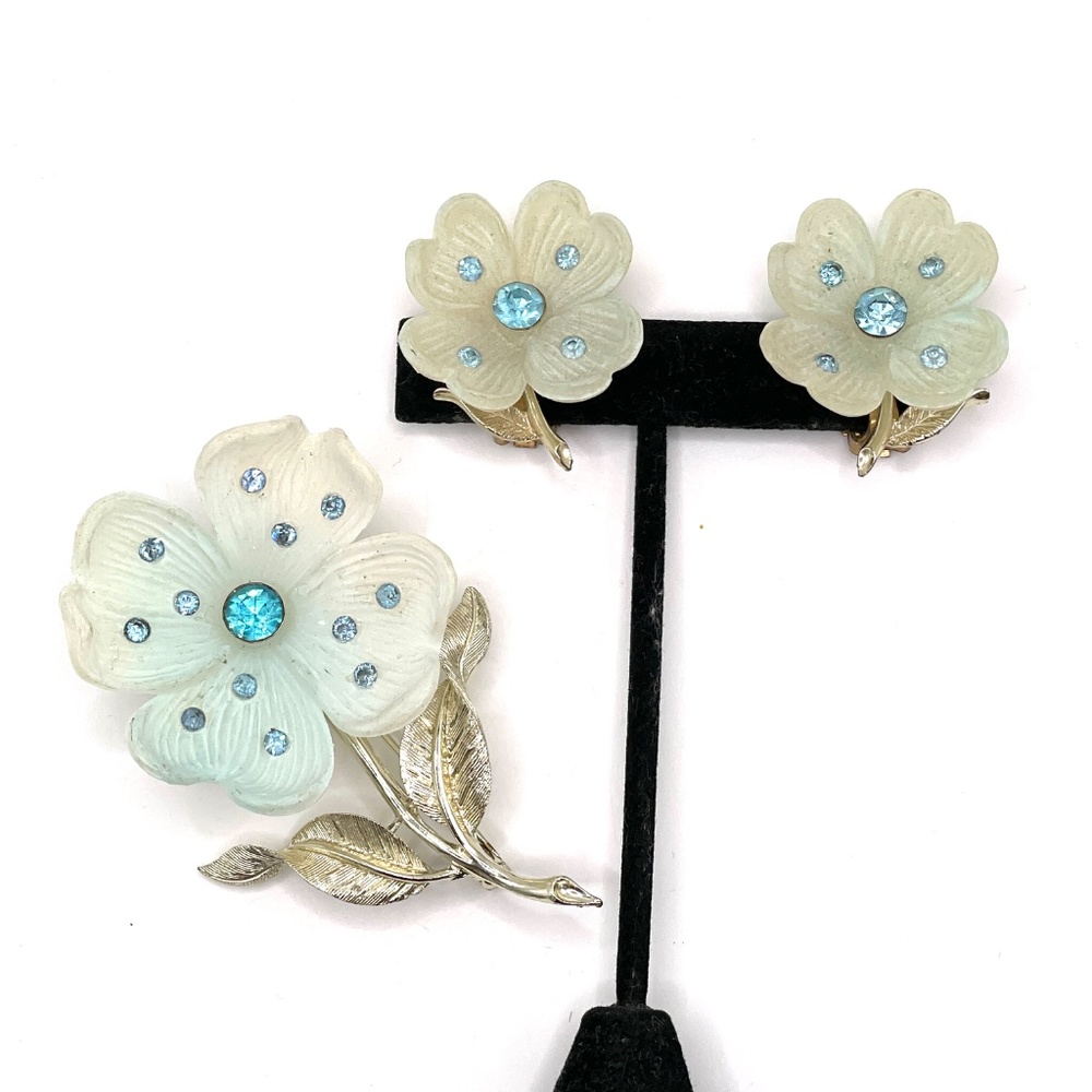 Vintage White Celluloid Flower Brooch Clip-on Earrings Set